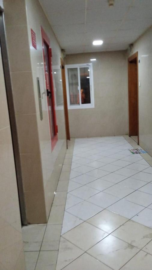 Brand New Boys Hostel 5 Min Walk From Burjuman Metro Station Exit-4 With All Brand New Furnishings & Free Facilities Ντουμπάι Εξωτερικό φωτογραφία
